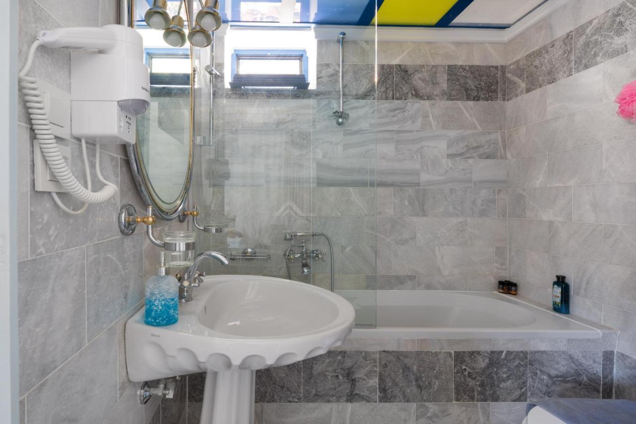 Plori - Molos Apartments Loutro Eksteriør billede